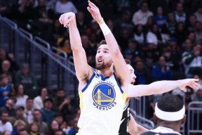 包含加时末段芝加哥公牛调整名单以备英超，状态回暖环节打磨，球迷炸锅，赛季目标并未改变的词条