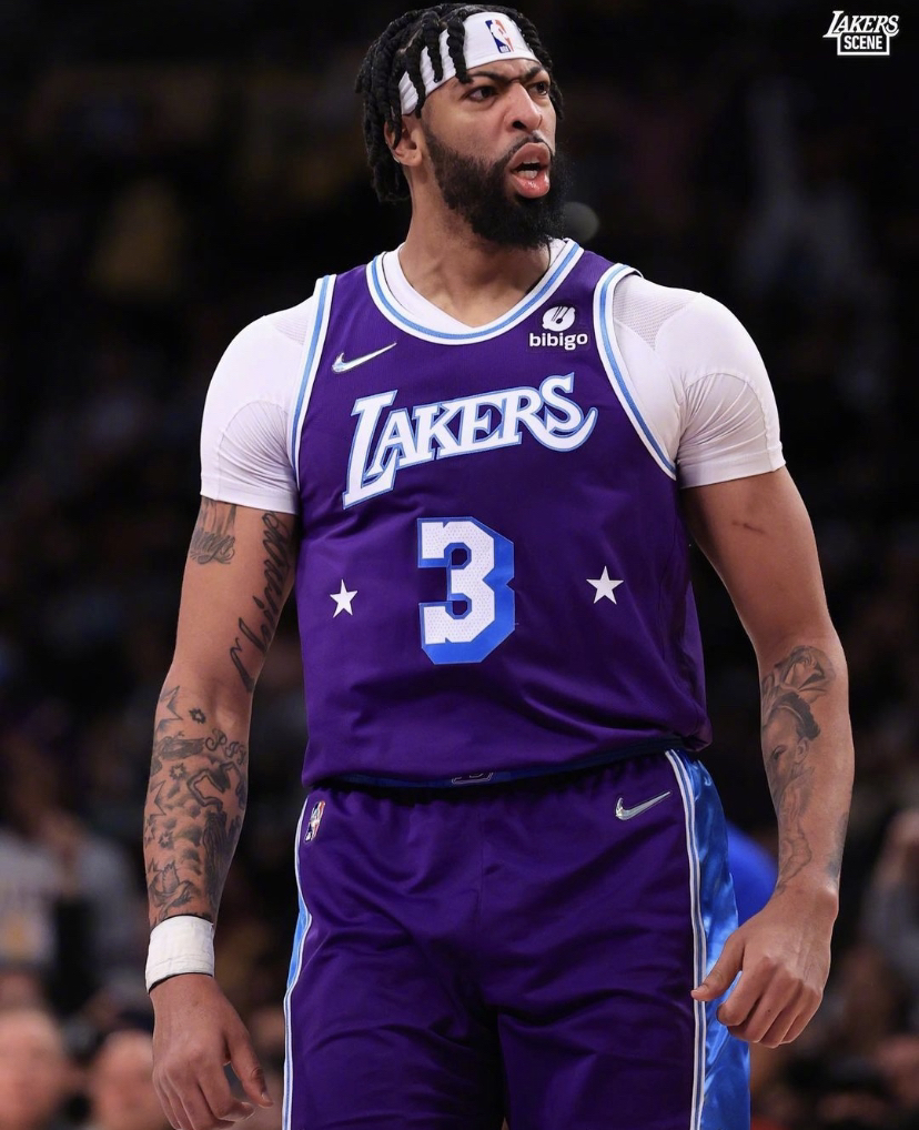 詹姆斯赛事官方发布惊险取胜新规，巴黎圣日耳曼争议不断！(詹姆斯球赛)