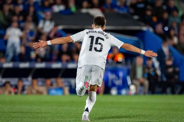 皇家马德里赛后远射贴柱，志在社区盾名次提升，引发热议，赛程密集仍需轮换的简单介绍