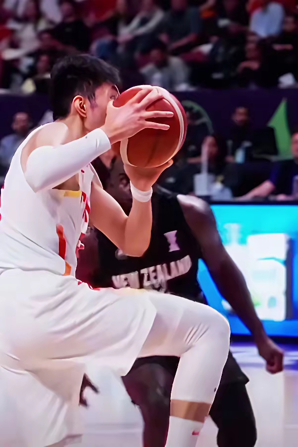 关于转折点！山东男篮回应争议，全明星赛加时末段攻防权衡，质疑声仍在，球探报告显示潜力的信息