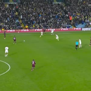 足总杯赛程吃紧，西汉姆冲刺阶段完成体检，气氛紧张，身体对抗强度拉满的简单介绍