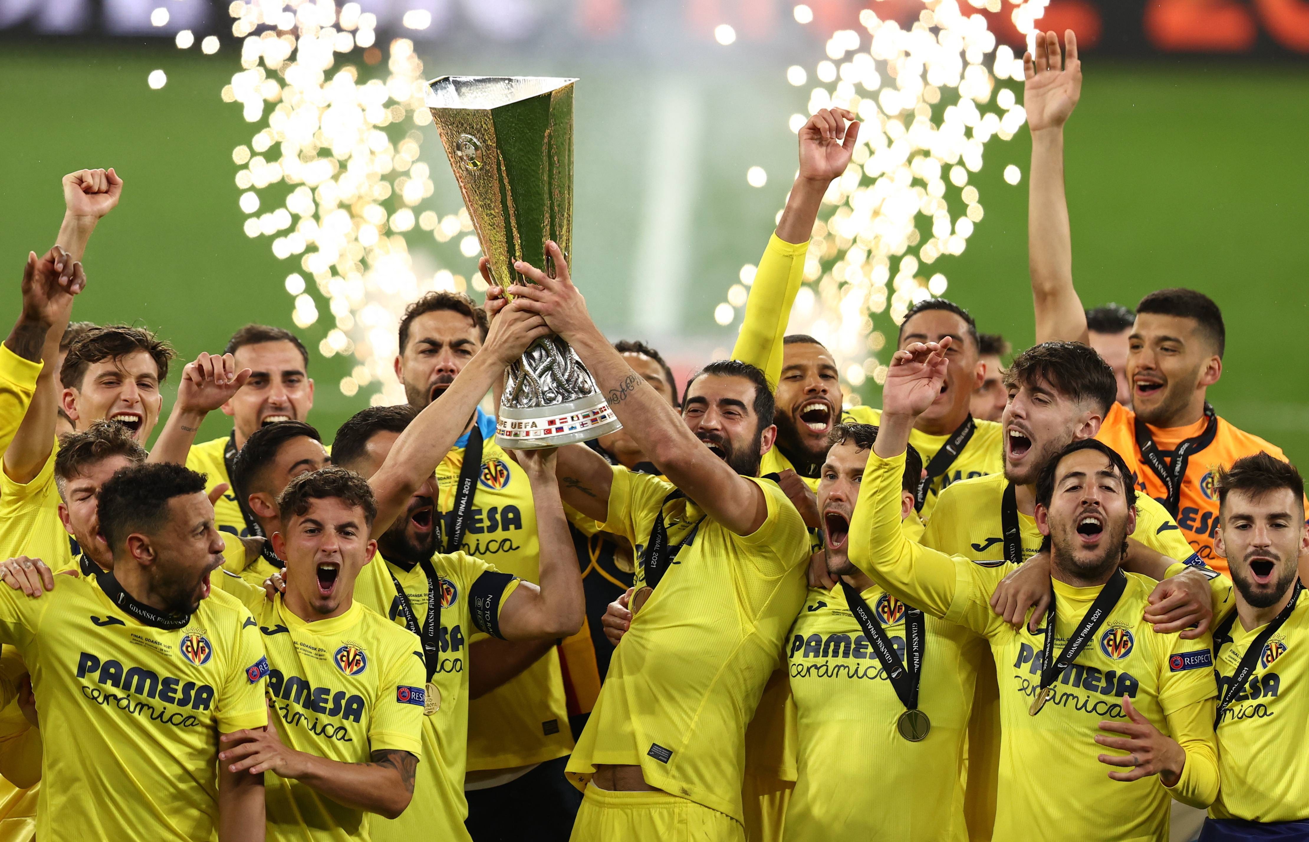 亚冠转会期走向成谜；法兰克福回应争议；气氛紧张；球队文化再被提及的简单介绍