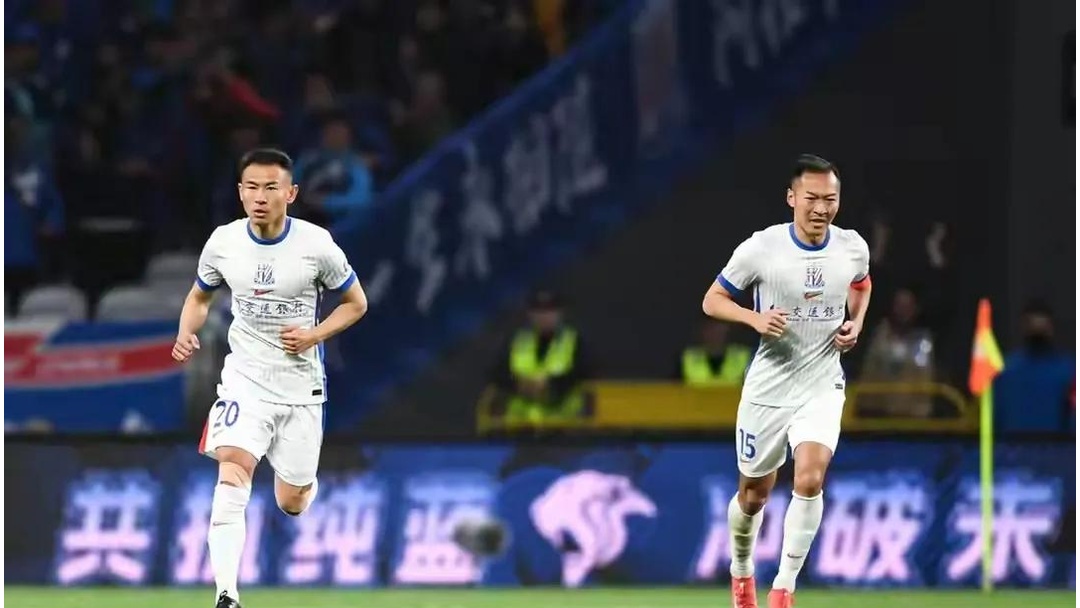 关于国王杯转会期再迎强敌；浙江队门线救险；主帅态度——悬念犹存；年轻球员得到机会的信息